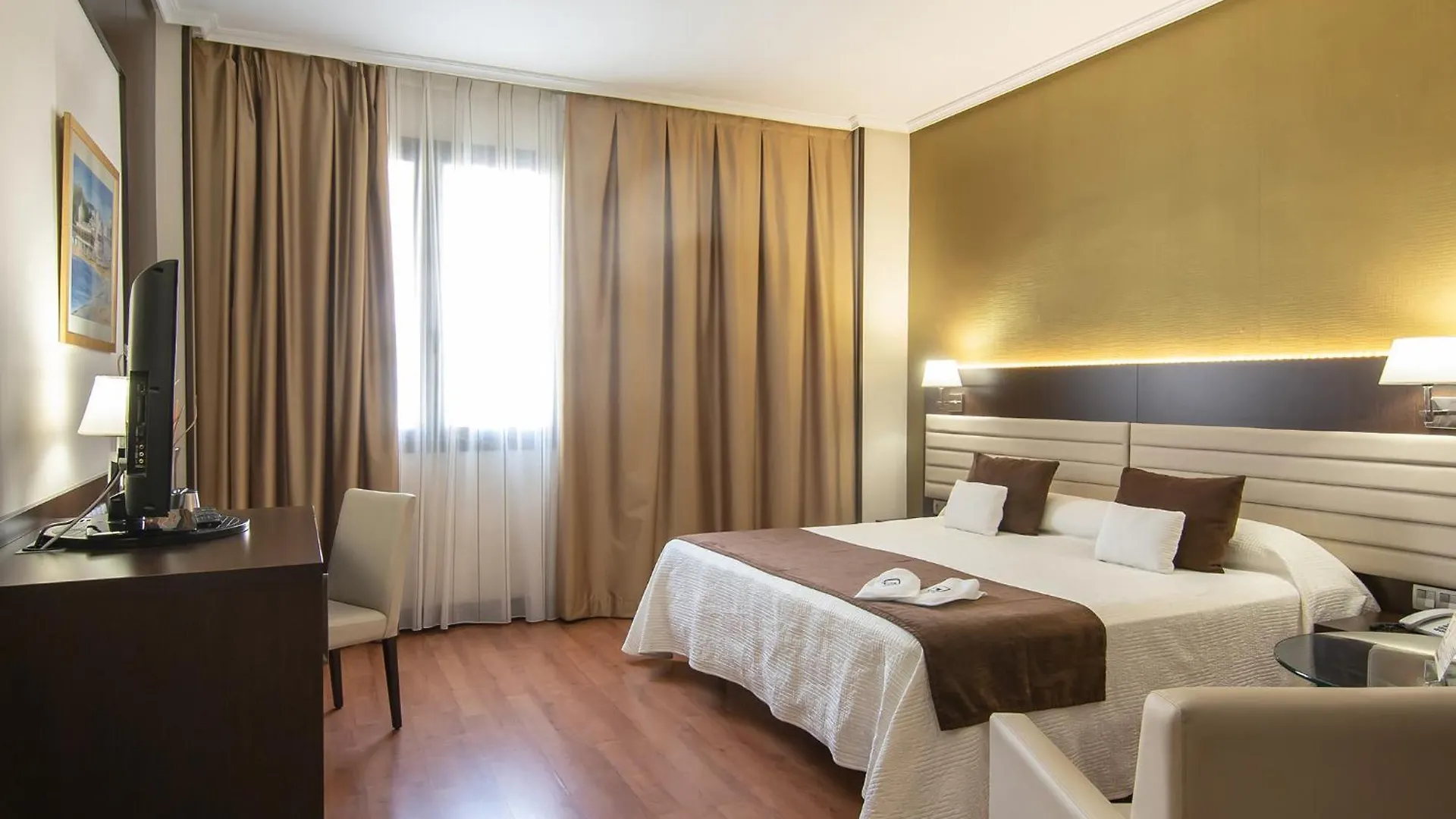 Hotel Monte Puertatierra Кадис